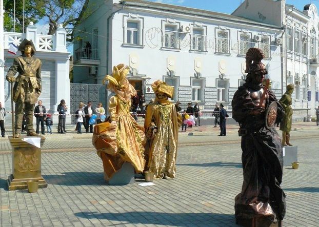 Фестиваль живых скульптур в Евпатории